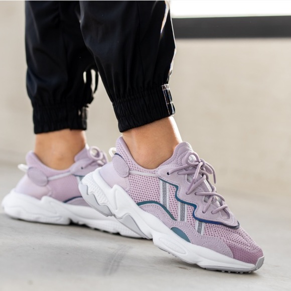 NEW Adidas Originals Ozweego Sneakers - Size 6 Women - Picture 2 of 11